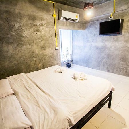 The Sky Loft Hotel Pathum Thani Exterior photo