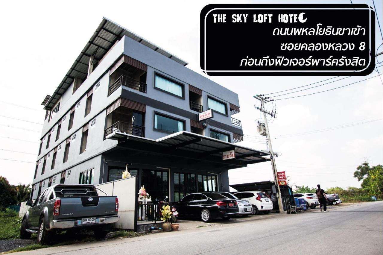 The Sky Loft Hotel Pathum Thani Exterior photo