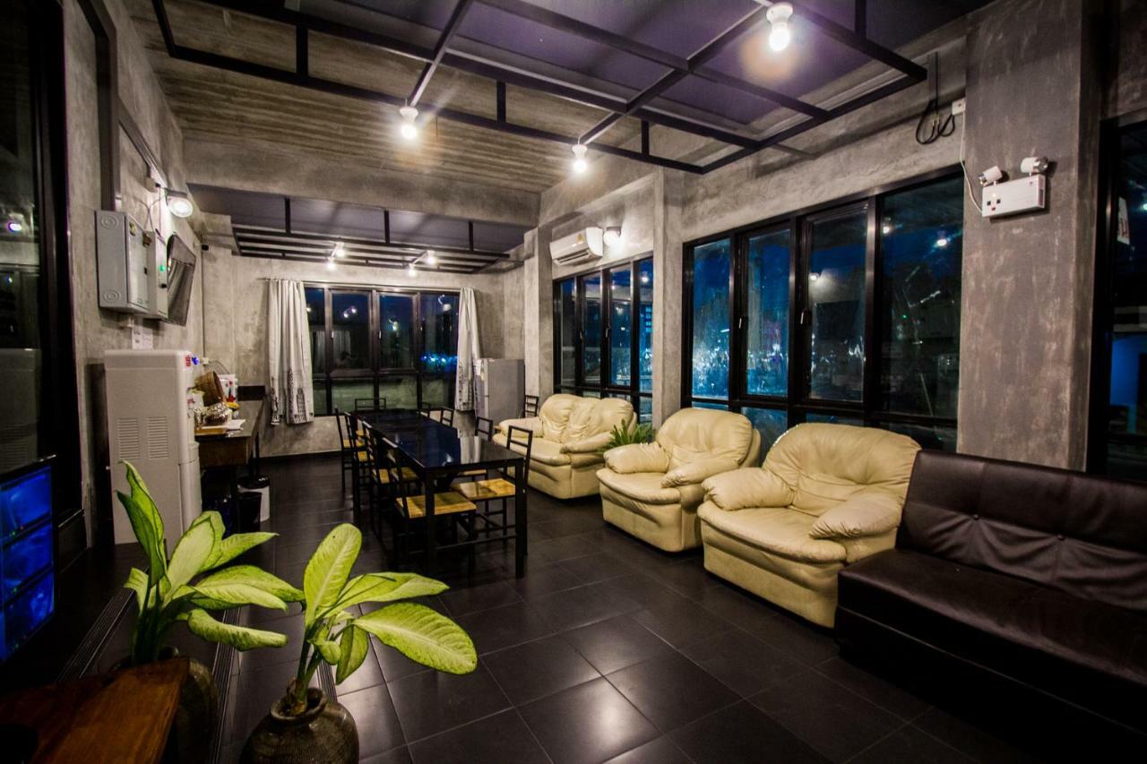 The Sky Loft Hotel Pathum Thani Exterior photo