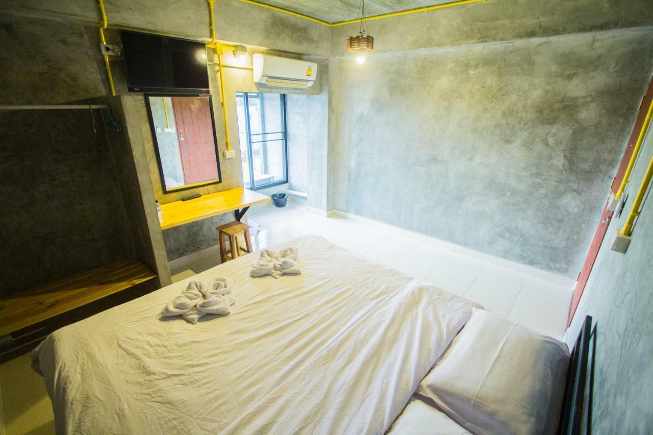 The Sky Loft Hotel Pathum Thani Exterior photo