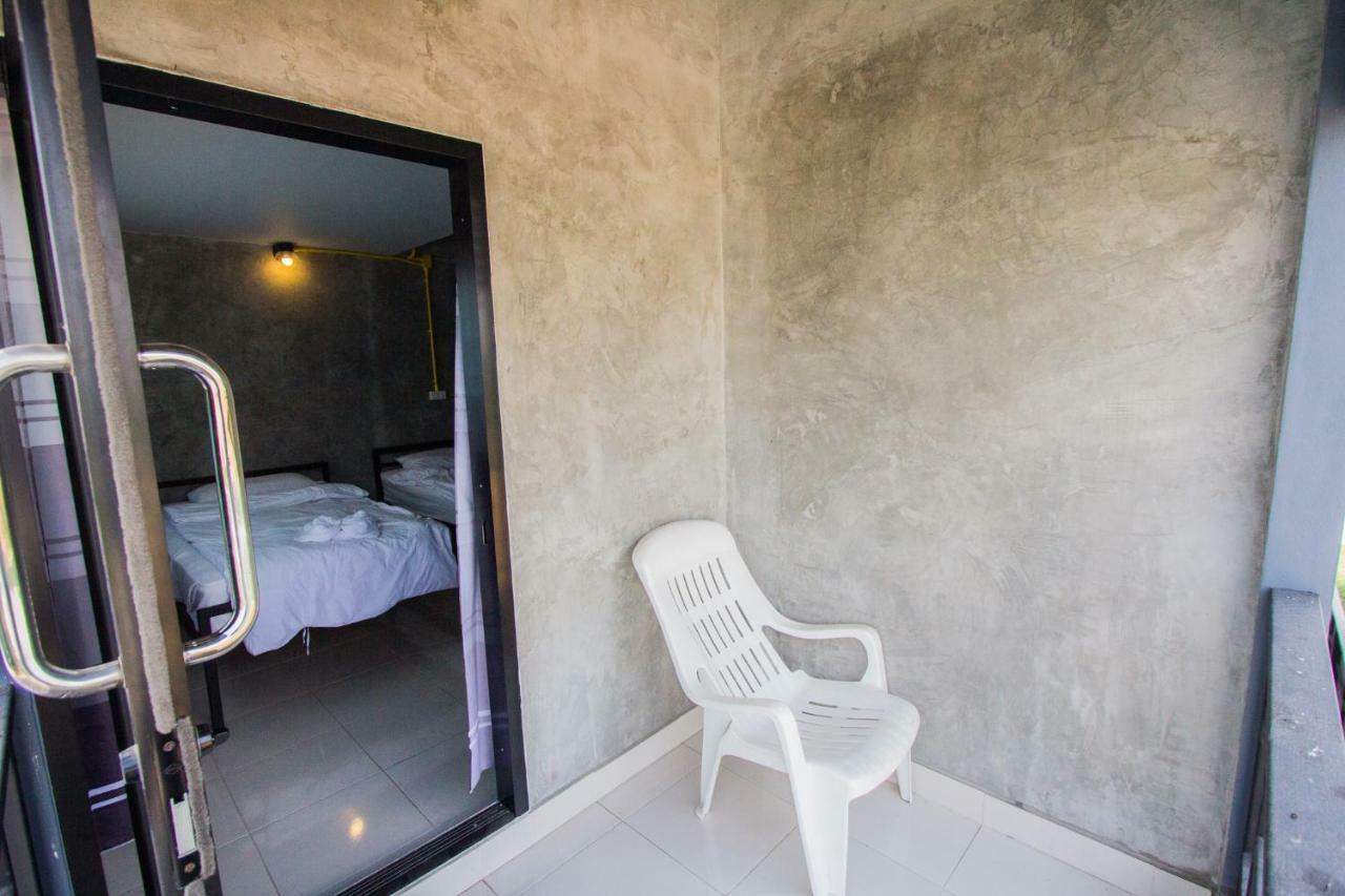 The Sky Loft Hotel Pathum Thani Exterior photo