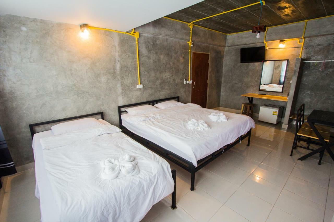 The Sky Loft Hotel Pathum Thani Exterior photo