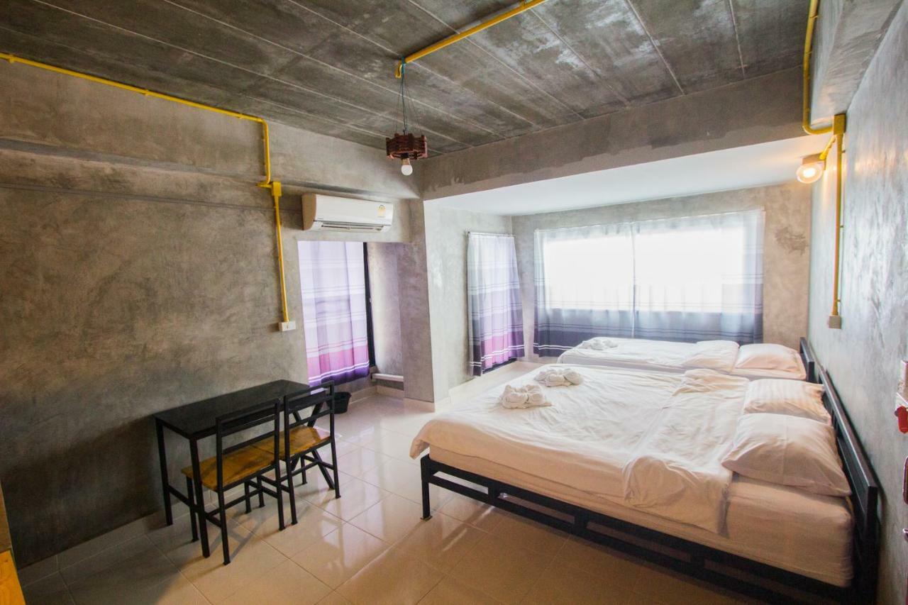 The Sky Loft Hotel Pathum Thani Exterior photo