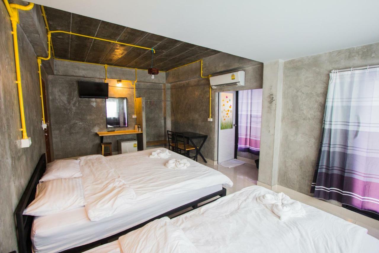 The Sky Loft Hotel Pathum Thani Exterior photo