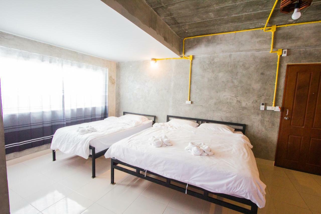 The Sky Loft Hotel Pathum Thani Exterior photo